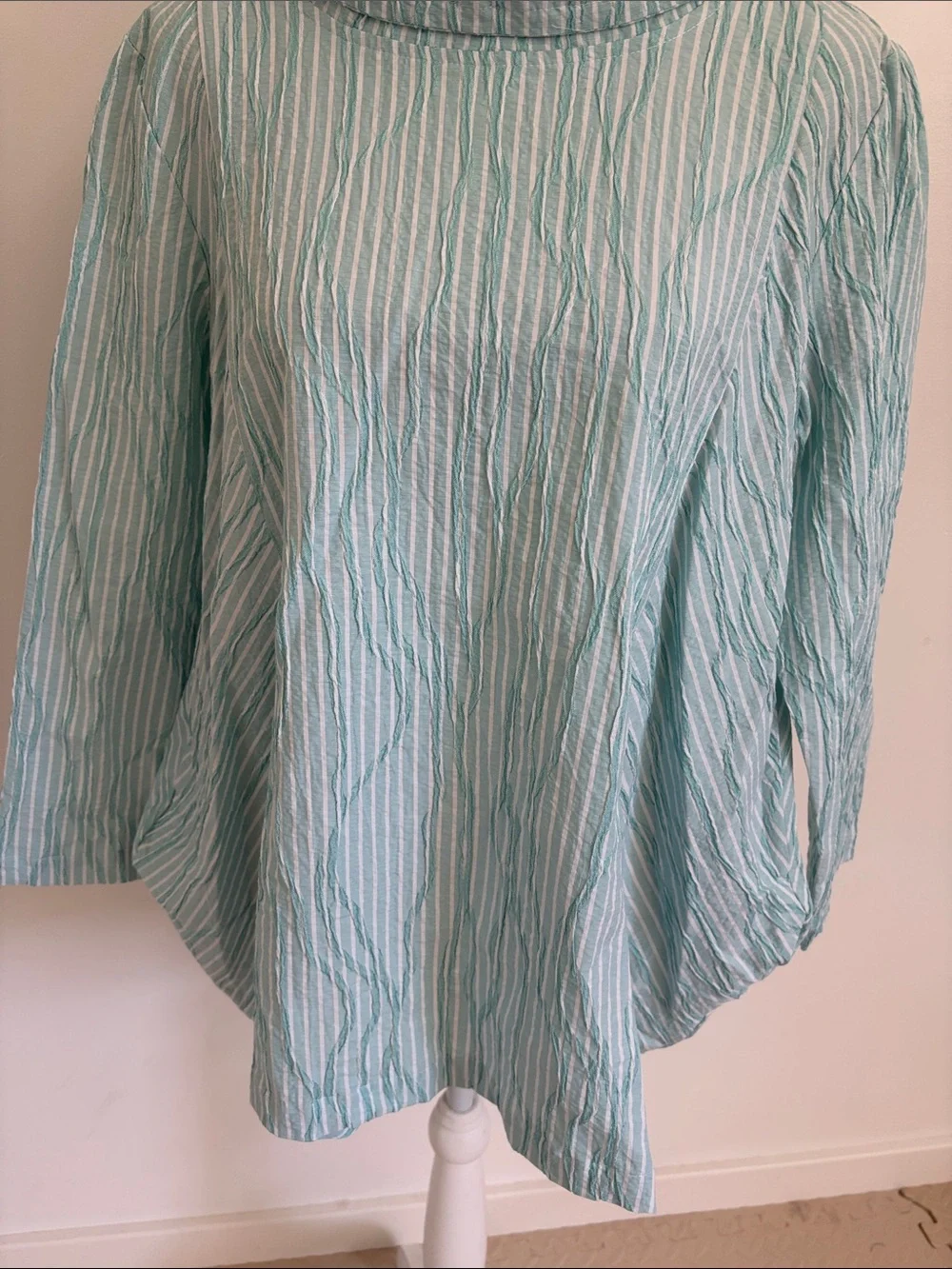 Lisa Bayne Light Blue Striped Funnel Neck Women’s Top Medium - Picture 4 of 7